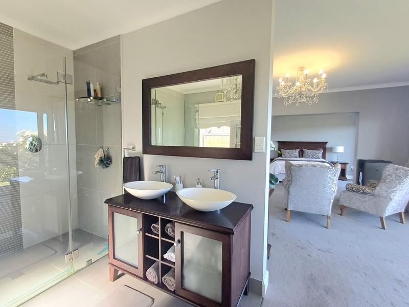 5 Bedroom Property for Sale in Welgemoed Western Cape